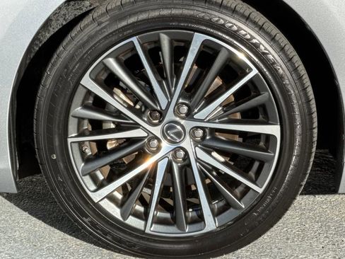 Used 2025 Lexus ES 300h w/ Premium Package image 25