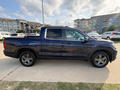 Certified 2023 Honda Ridgeline RTL image 9