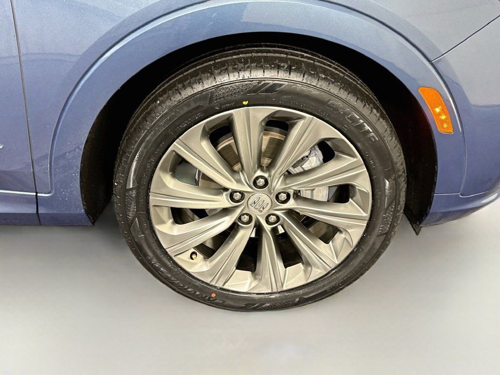 Used 2025 Buick Envista Avenir FWD image 31
