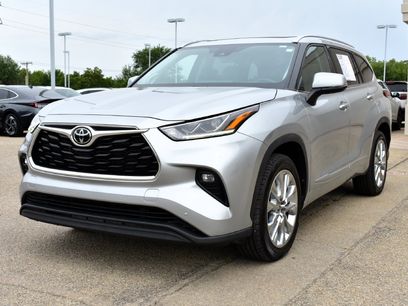 Used 2023 Toyota Highlander Limited