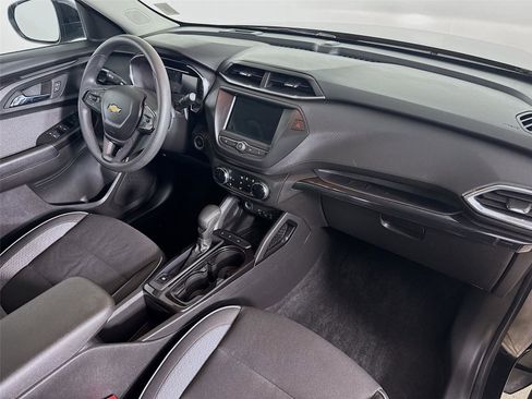 Used 2023 Chevrolet TrailBlazer LT image 28