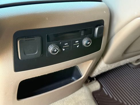 Used 2015 Chevrolet Tahoe LTZ RWD image 8