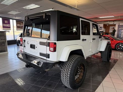 Used 2018 Jeep Wrangler Unlimited Sahara image 6