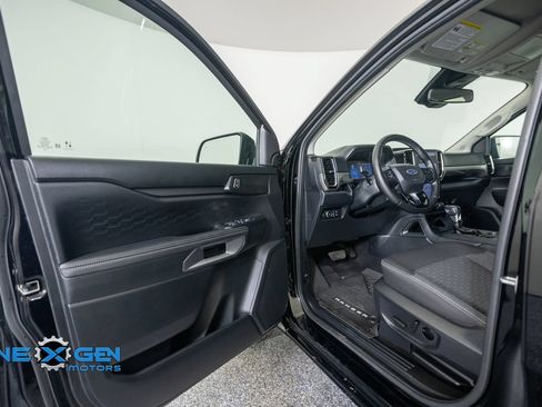 Used 2025 Ford Ranger XLT w/ Equipment Group 301A High AWD/4WD image 9