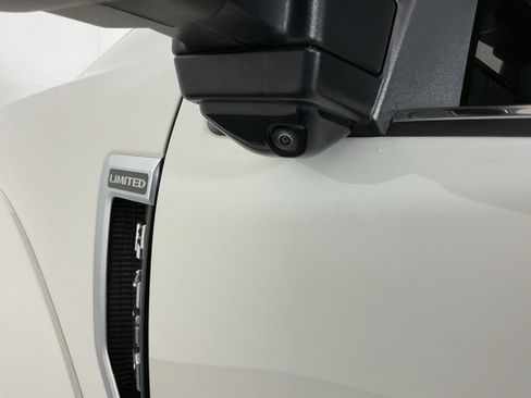 Used 2022 Ford F450 Limited image 12