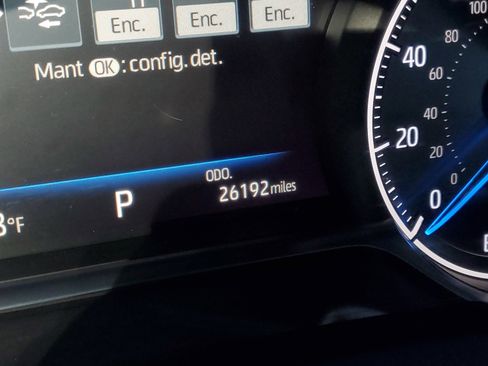 Certified 2024 Toyota Venza XLE image 25