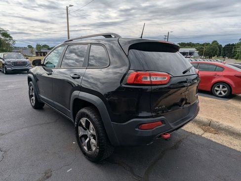 Used 2016 Jeep Cherokee Trailhawk w/ Comfort/Convenience Group AWD/4WD image 5
