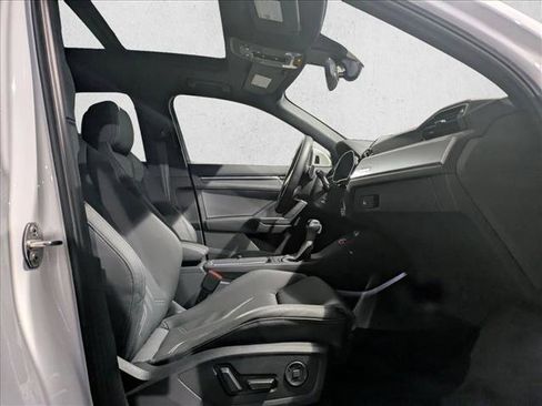 Certified 2025 Audi Q3 2.0T Premium w/ Convenience Package image 22