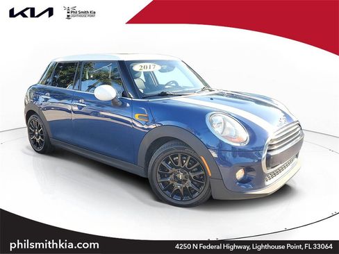 Used 2017 MINI Cooper 4-Door Hardtop image 1