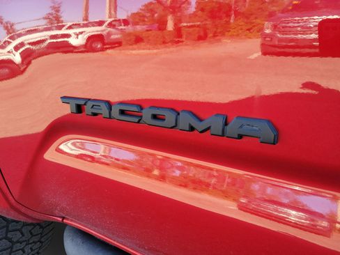 Used 2017 Toyota Tacoma SR5 w/ Tow Package image 24