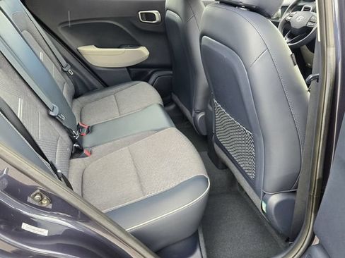 Used 2023 Hyundai Venue Limited w/ Cargo Package FWD image 14