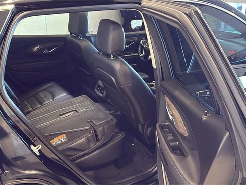 Used 2022 GMC Terrain Denali image 15