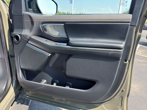 Used 2025 Ford Expedition Tremor AWD/4WD image 23