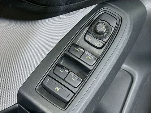 Used 2019 Subaru Crosstrek 2.0i Premium AWD/4WD image 28