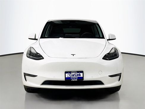 Used 2022 Tesla Model Y Long Range image 2