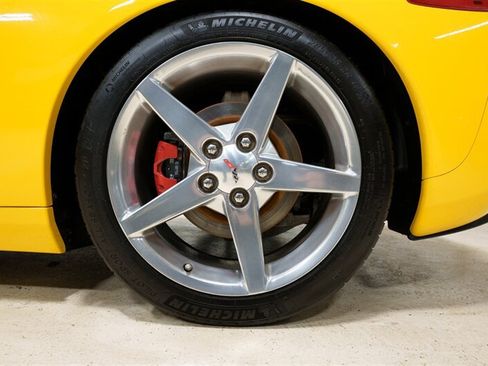 Used 2005 Chevrolet Corvette Coupe w/ Preferred Equipment Group RWD image 8