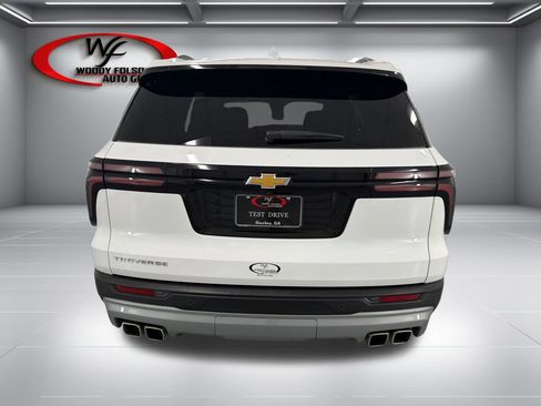 Used 2026 Chevrolet Traverse LT FWD image 8