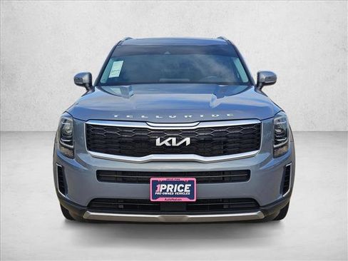 Used 2022 Kia Telluride S FWD image 2