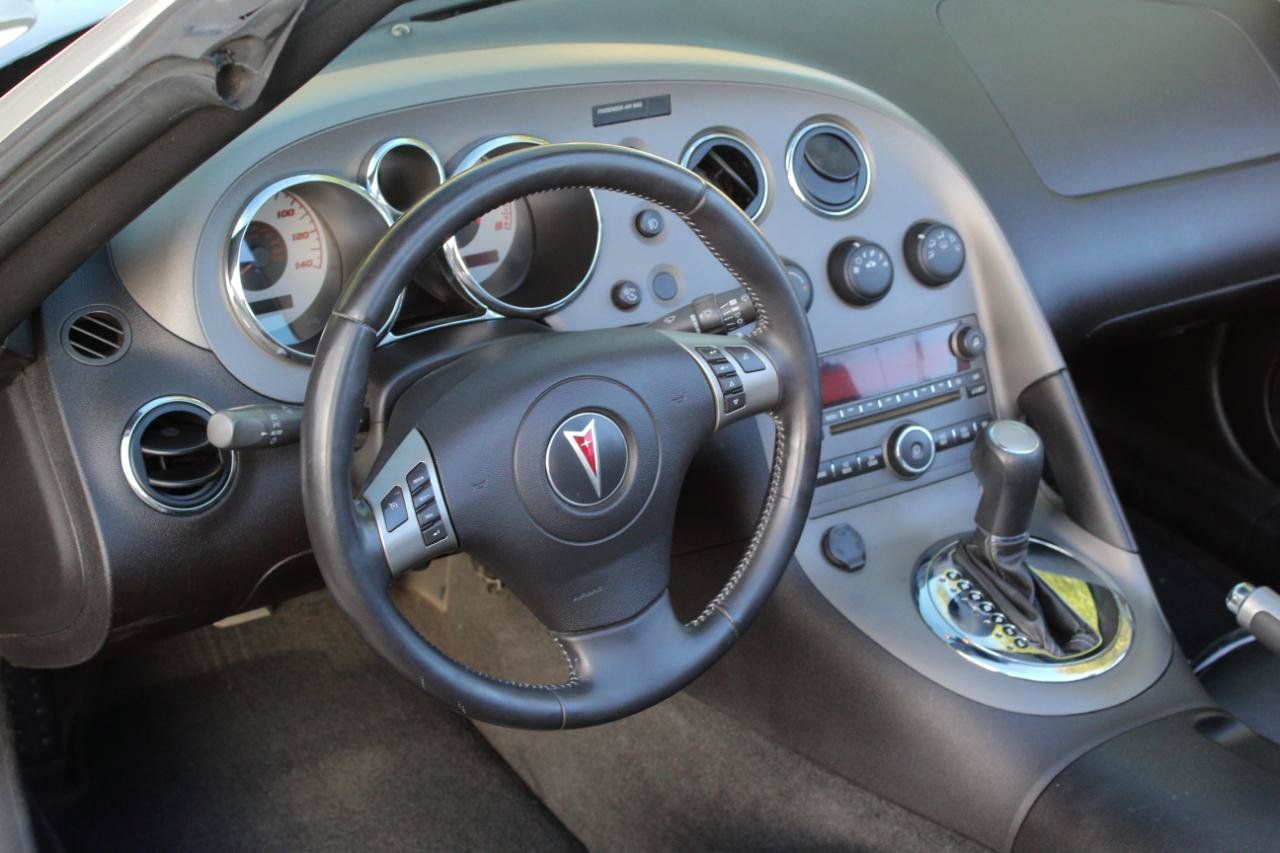 Used 2007 Pontiac Solstice Convertible w/ Premium Package RWD image 37