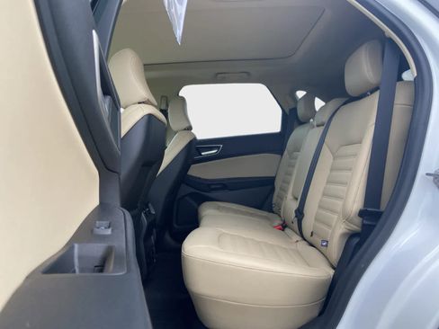 Used 2024 Ford Edge SEL w/ Convenience Package AWD/4WD image 11
