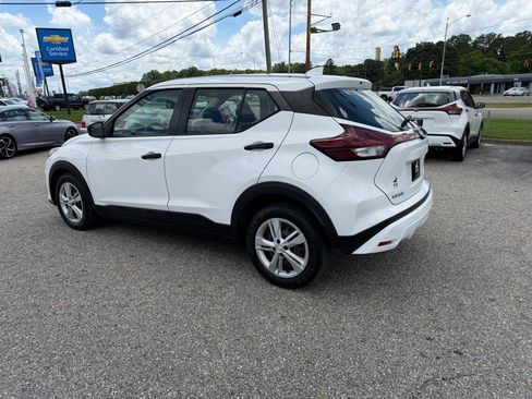Used 2021 Nissan Kicks S FWD image 23