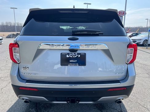 Used 2022 Ford Explorer Limited w/ Limited Technology Package image 4