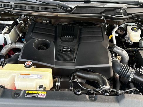 Used 2023 Toyota Tundra Platinum AWD/4WD image 11