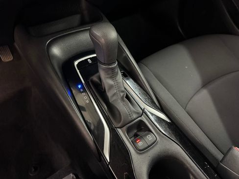 Used 2021 Toyota Corolla LE FWD image 23