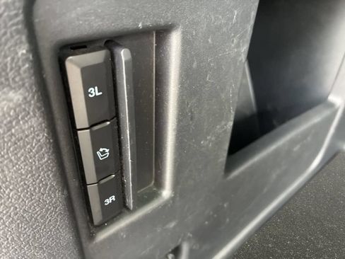 Used 2023 Ford Expedition XLT AWD/4WD image 23