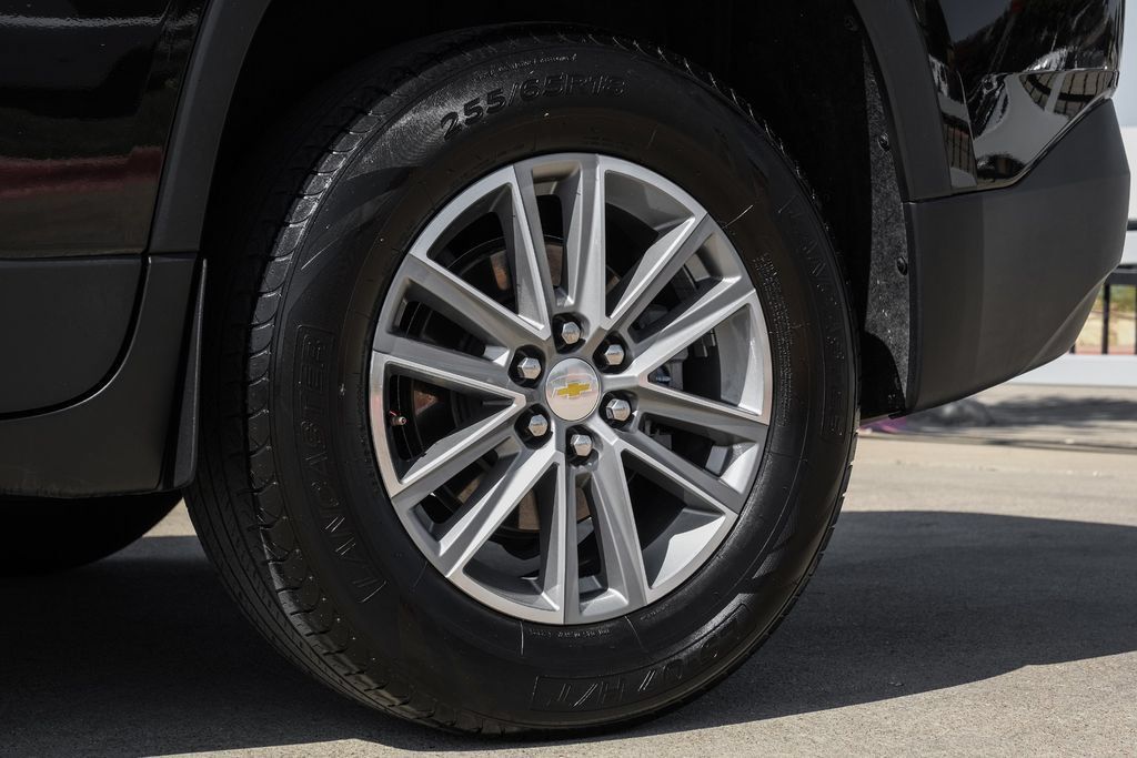 Used 2022 Chevrolet Traverse LT FWD image 60