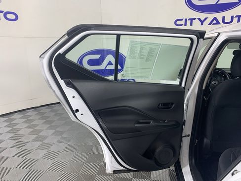 Used 2022 Nissan Kicks S image 28