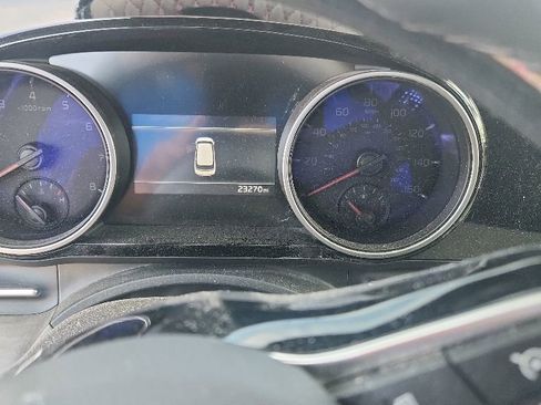 Used 2024 Kia Carnival EX FWD image 20