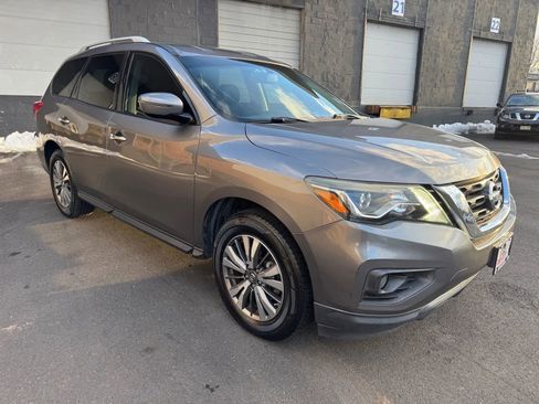 Used 2017 Nissan Pathfinder SV image 8