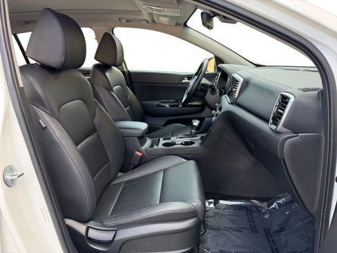 Used 2022 Kia Sportage EX image 18