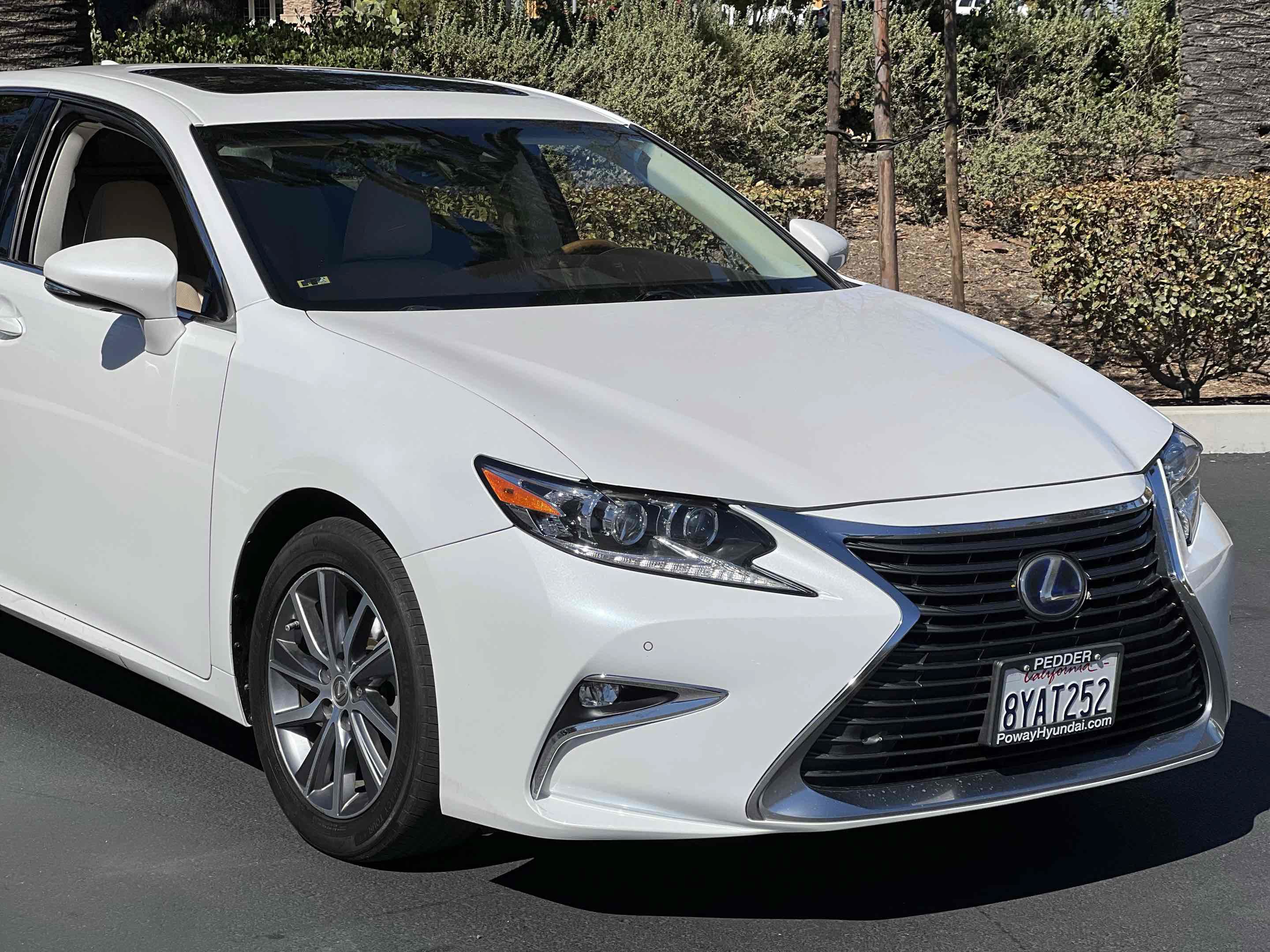 Used 2018 Lexus ES 300h w/ Luxury Package FWD image 10