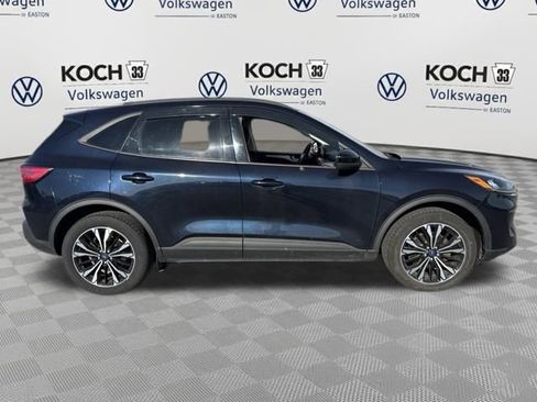 Used 2021 Ford Escape SE w/ SE Sport Appearance Package image 8