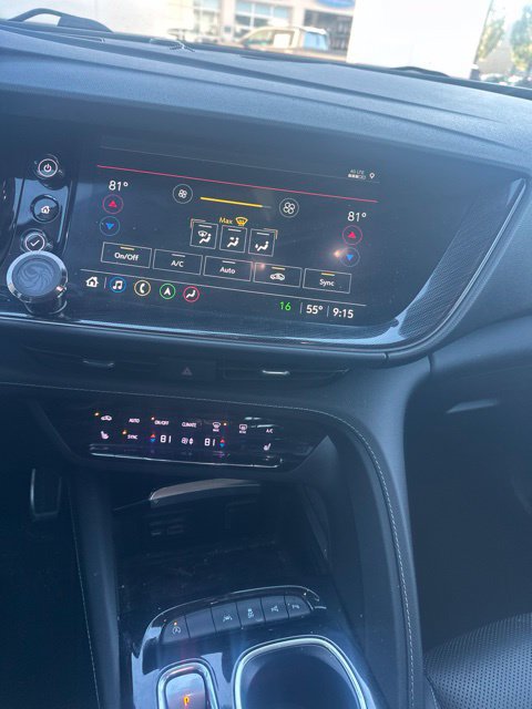 Used 2022 Buick Envision Essence w/ Technology Package II FWD image 5