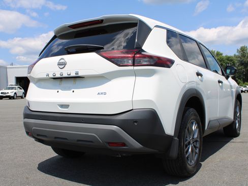 Used 2023 Nissan Rogue S AWD/4WD image 8