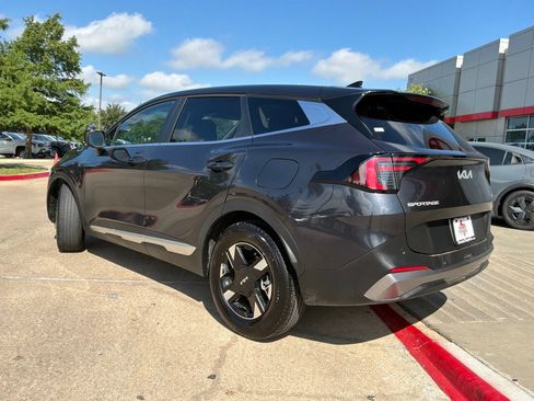 Used 2026 Kia Sportage LX FWD image 8