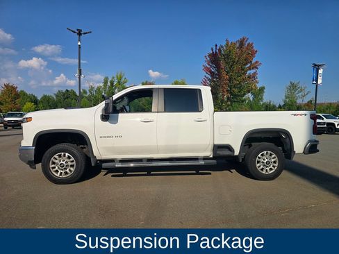Used 2025 Chevrolet Silverado 2500 LT w/ Convenience Package AWD/4WD image 4