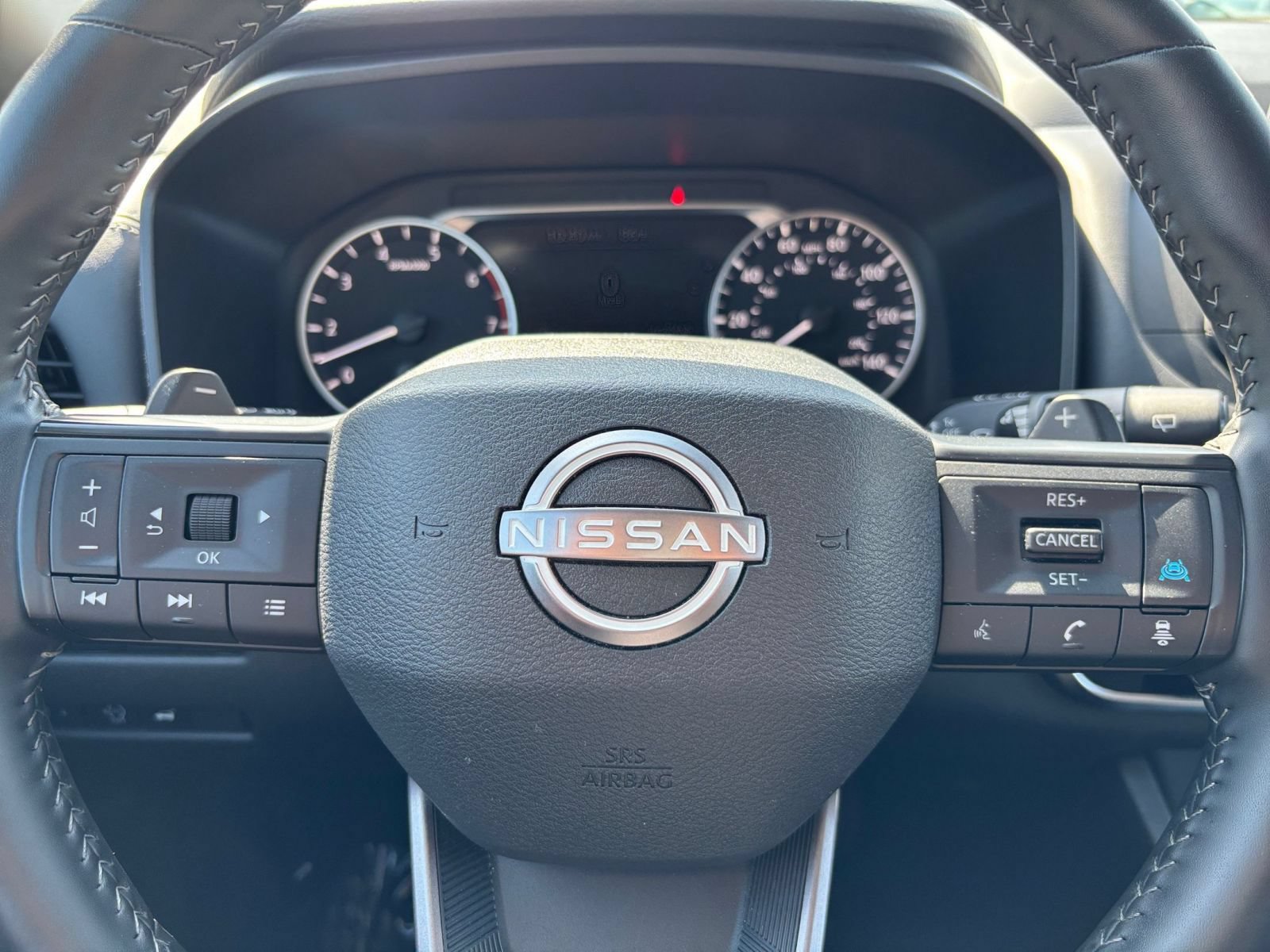 Used 2025 Nissan Rogue SV FWD image 29