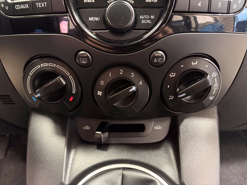 Used 2011 MAZDA MAZDA2 Touring FWD image 15
