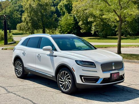 Used 2019 Lincoln Nautilus Reserve AWD/4WD image 3