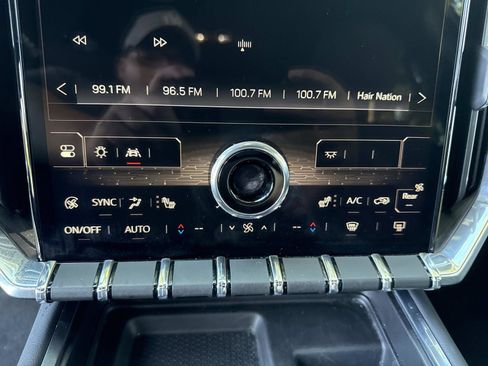 Used 2025 GMC Acadia Elevation image 27