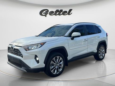 Used 2020 Toyota RAV4 Limited FWD image 1