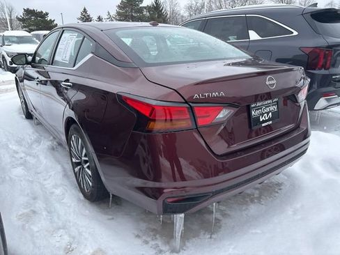 Used 2025 Nissan Altima 2.5 SV image 4