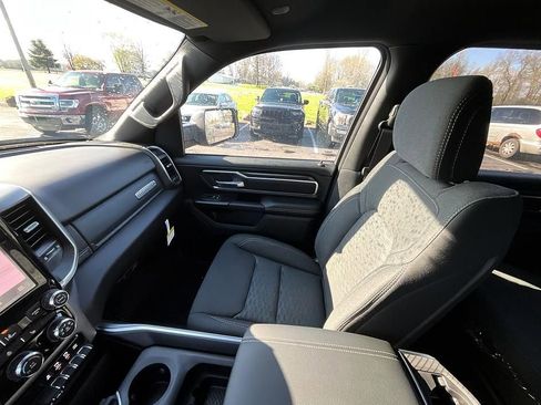 New 2026 RAM 1500 4x4 Crew Cab image 31