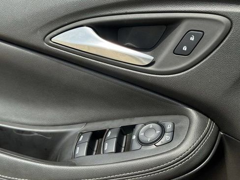 Used 2023 Buick Encore GX Select w/ Safety Package II image 27