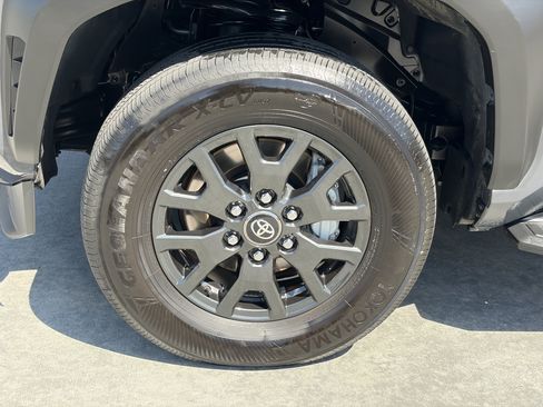 Certified 2025 Toyota 4Runner SR5 AWD/4WD image 8
