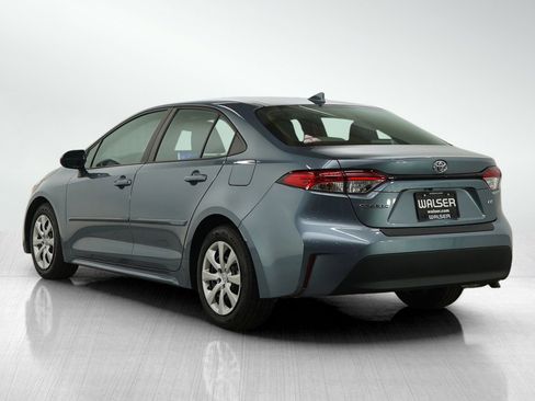 Used 2023 Toyota Corolla LE image 3